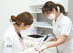 歯科医師による口内チェック